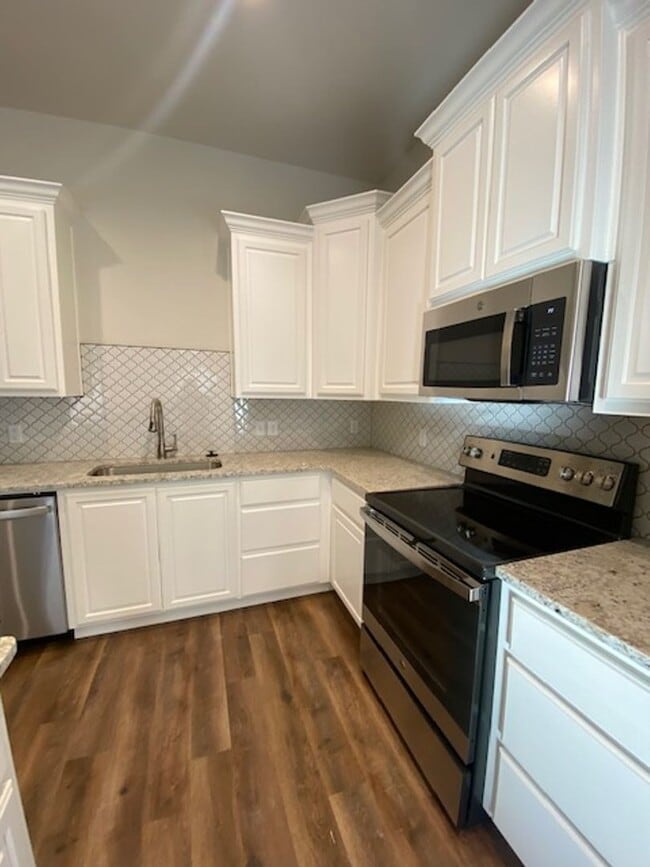 Building Photo - 7303 Southern Belle Cir