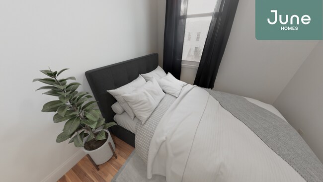 Building Photo - ROOM ONLY in 4-bed/1.0-bath Home