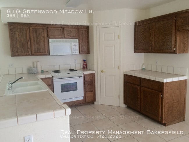 Foto del edificio - 819 Greenwood Meadow Lane