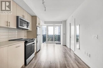 Building Photo - 2550-2550 Simcoe St N