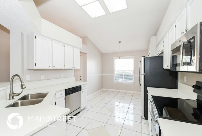 Foto del edificio - 13006 Staffordshire Dr S