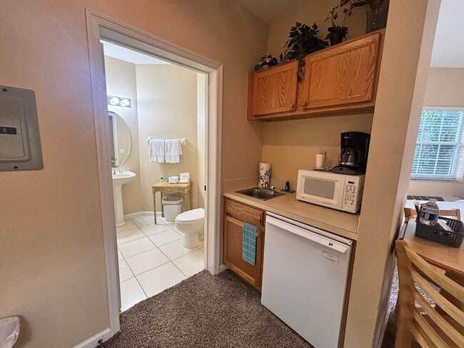Foto del edificio - 8229 Mulligan Cir