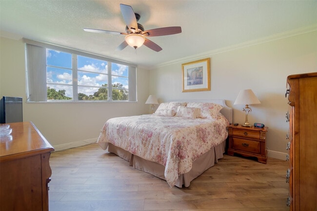 Foto del edificio - 820 S Hollybrook Dr