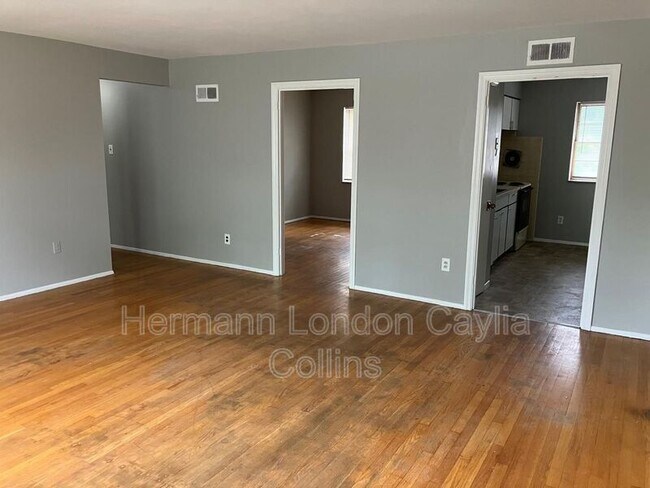 Building Photo - 3900 Roland Blvd