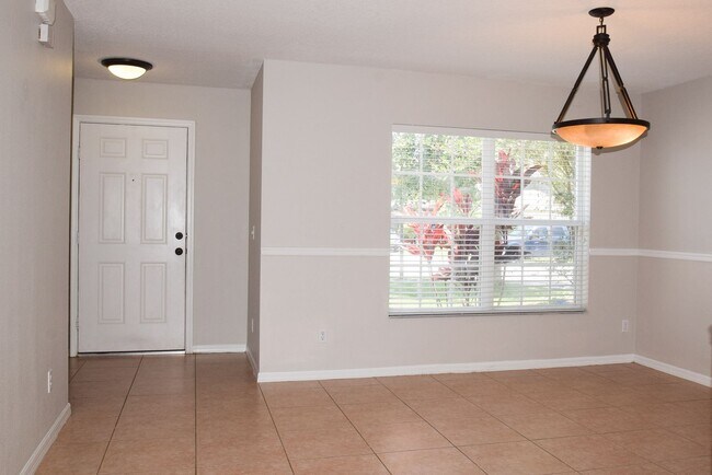 Foto del edificio - Comfortable 4/2.5 Home at Waterford Trails...
