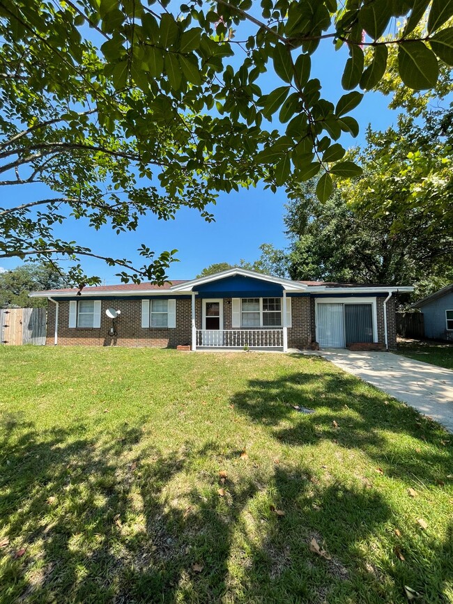 Building Photo - 48 Fawn Ln