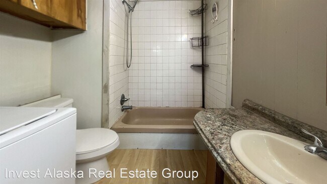 Building Photo - 3 br, 1.5 bath House - 237 E 7th Ave