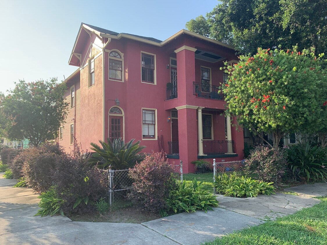 Primary Photo - 1549 N Miro St