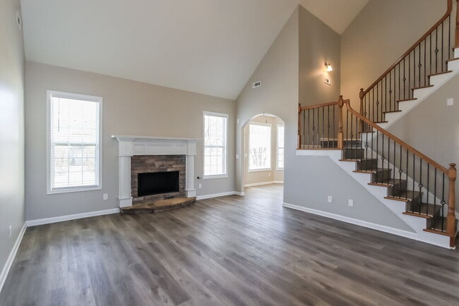 Building Photo - 9105 Alden Dr