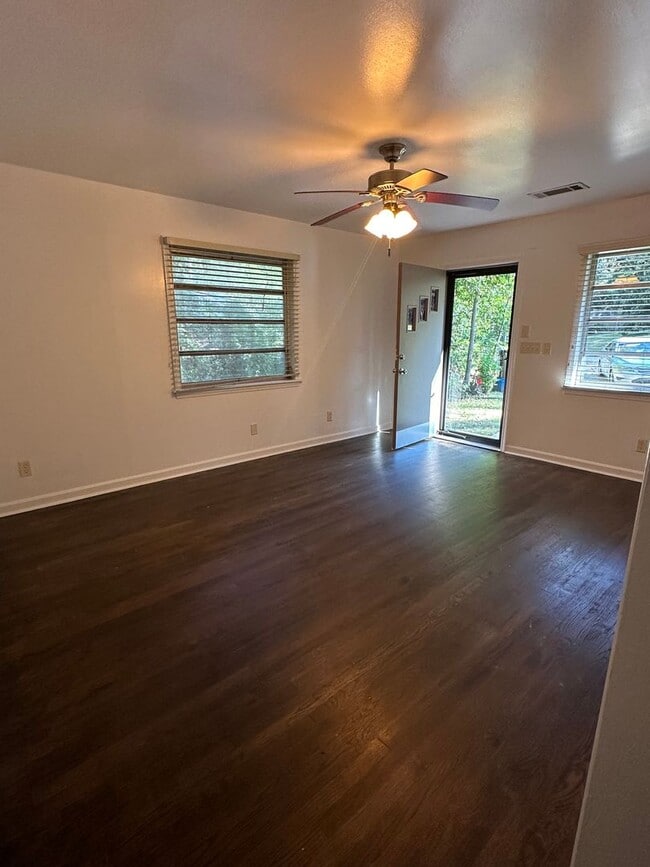 Photo - Cherokee Hills Apartment