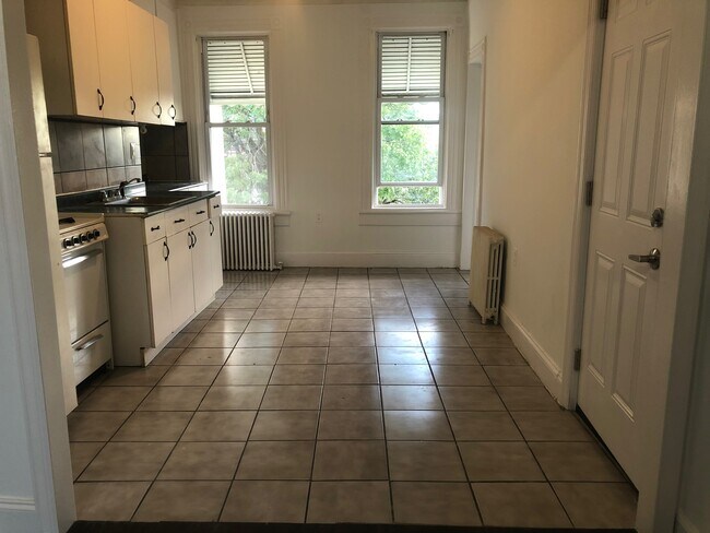 Kitchen - 723 17th St