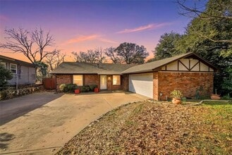 Building Photo - 3920 Sanguinet St