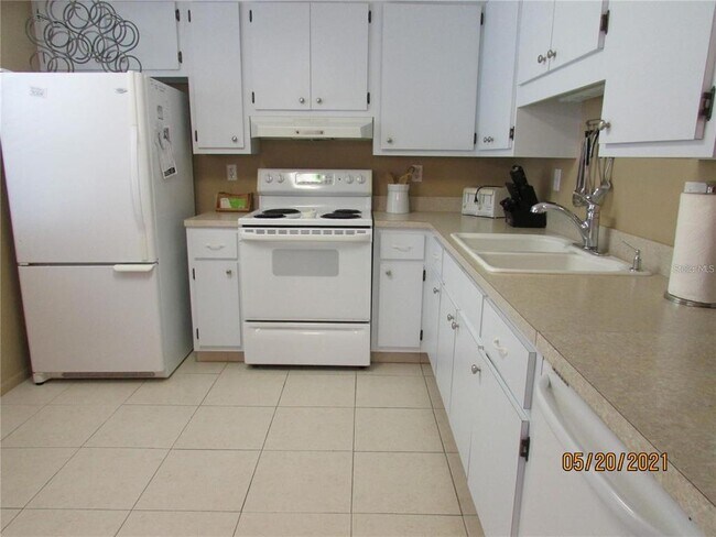 Building Photo - 1005 Egret Ct