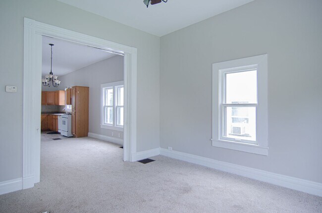 Foto del edificio - Large, Newly Renovated 3 Bedroom 2 Bathroom