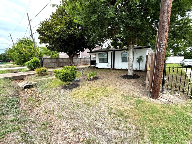 Foto del edificio - 8517 Rubin St