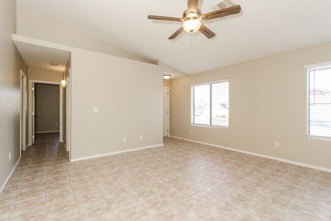 Building Photo - 306 N Wildrose