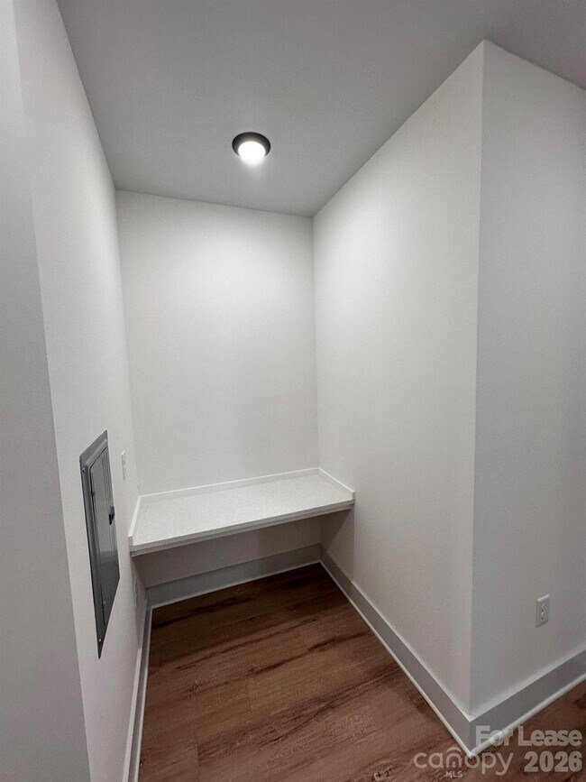 Building Photo - 3515 Markland Dr