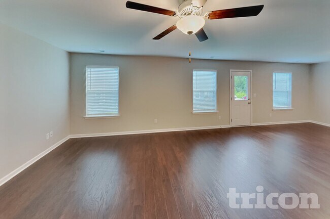 Building Photo - 215 Kirkside Dr