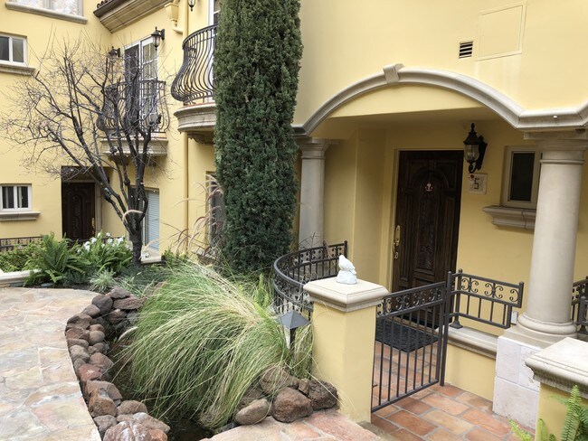 Foto del edificio - 845 S Marengo Ave