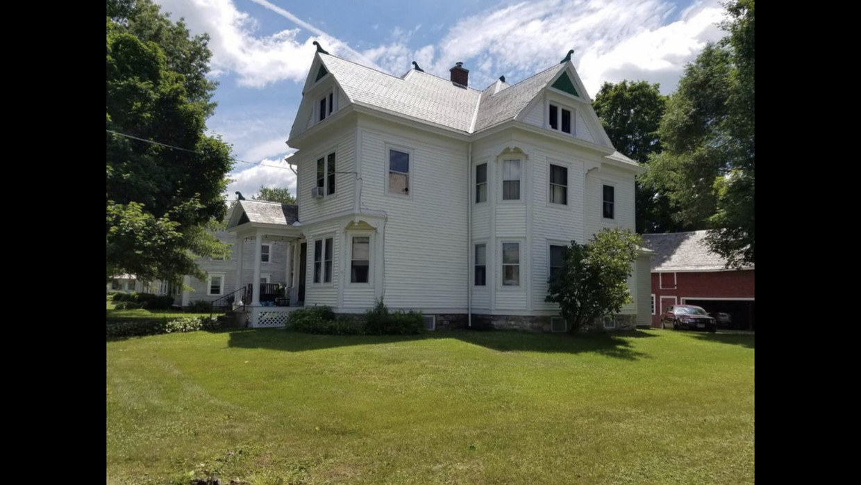 Primary Photo - 60 E Main St