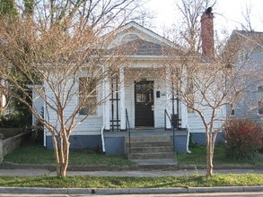 Building Photo - 208 E Franklin St