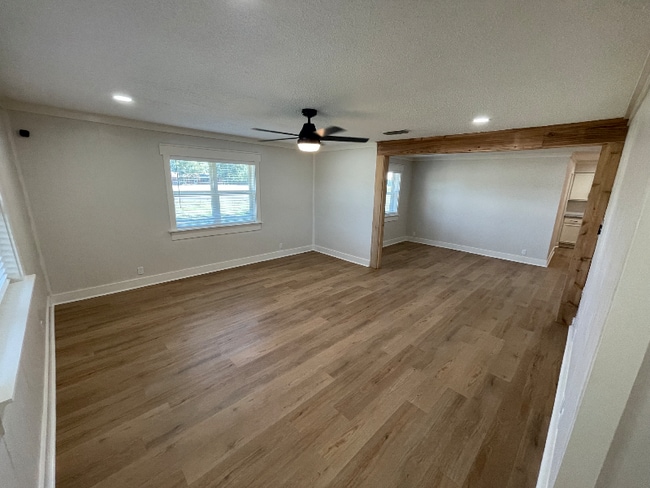 Foto del edificio - 604 12th St SE