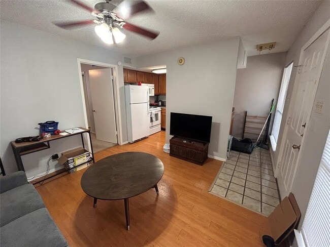 Building Photo - 3115 Helms St