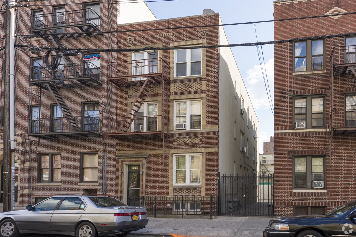 2338 Broadway, Astoria, NY 11106 Apartments in Astoria, NY