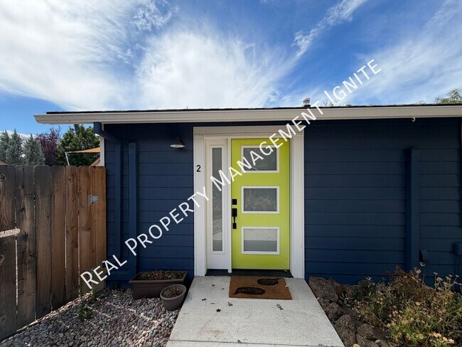 Foto del edificio - 2087 NE Mistletoe Ct