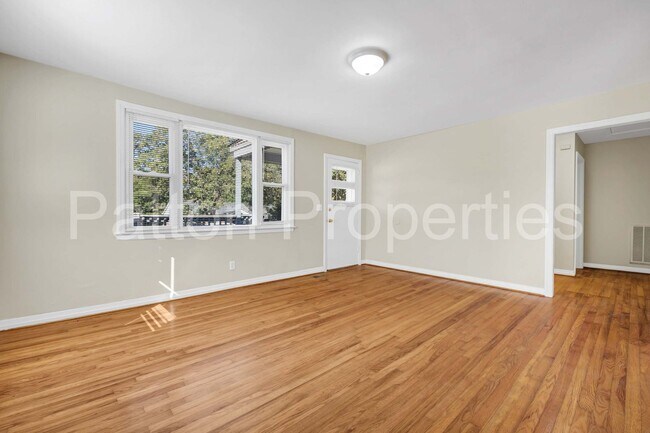 Building Photo - Rosewood Home