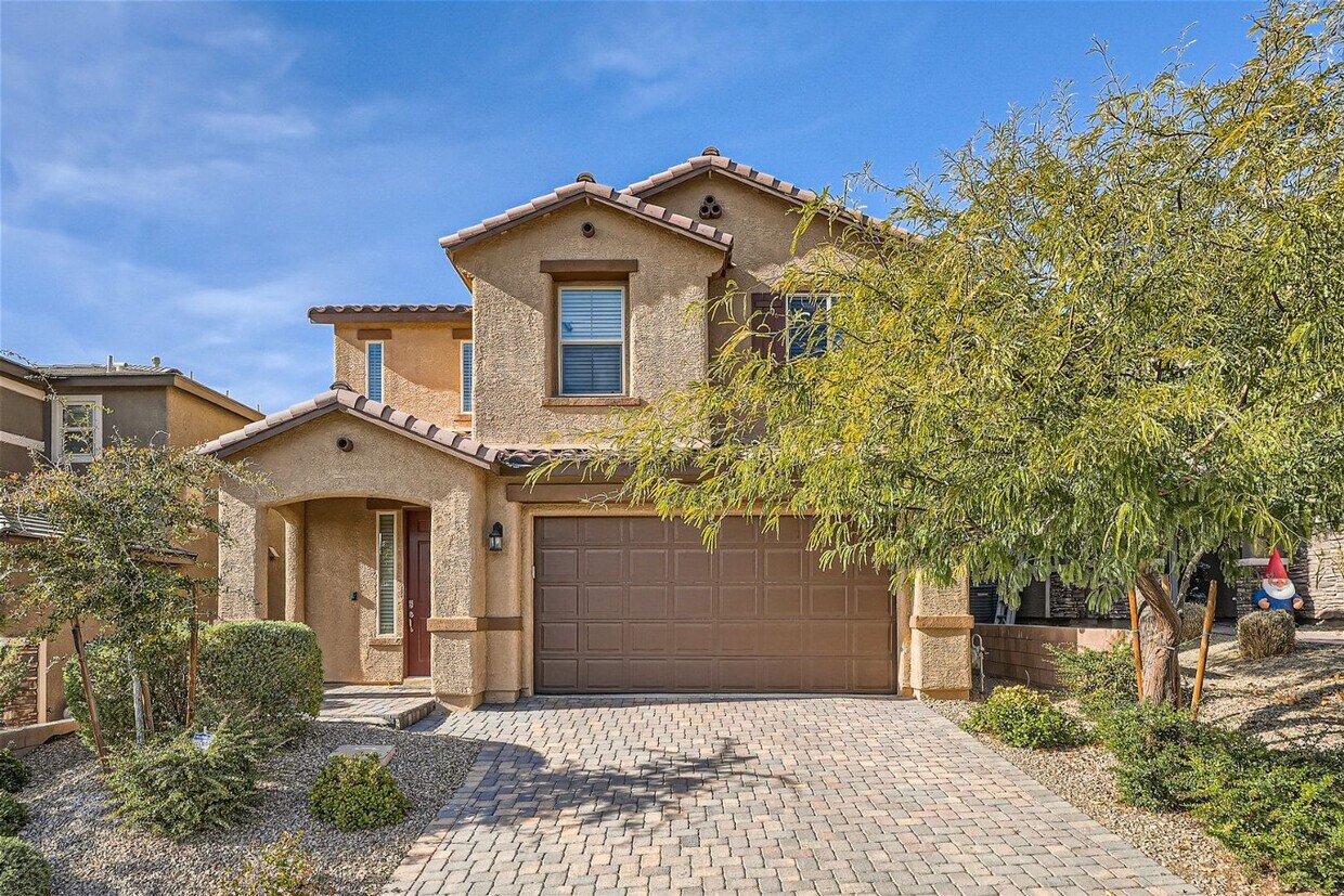 FURNISHED Home with STUNNING Upgrades & Bi... House Rental in Las