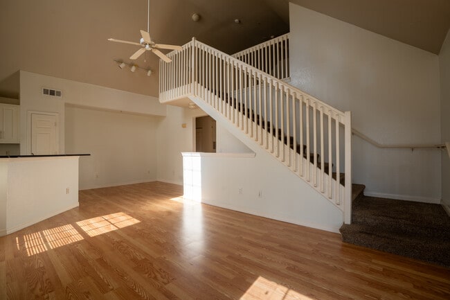 Foto del edificio - 9053 Lee Vista Blvd