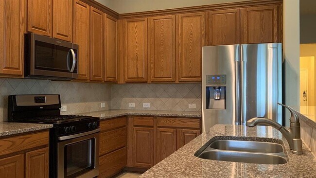 Foto del edificio - 39 Butternut Grove Place