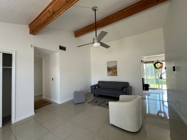 Foto del edificio - 226 E Cedarwood Cir