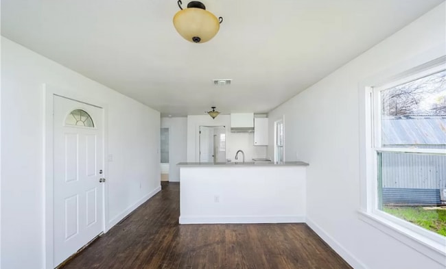 Building Photo - 414 Orange Ave