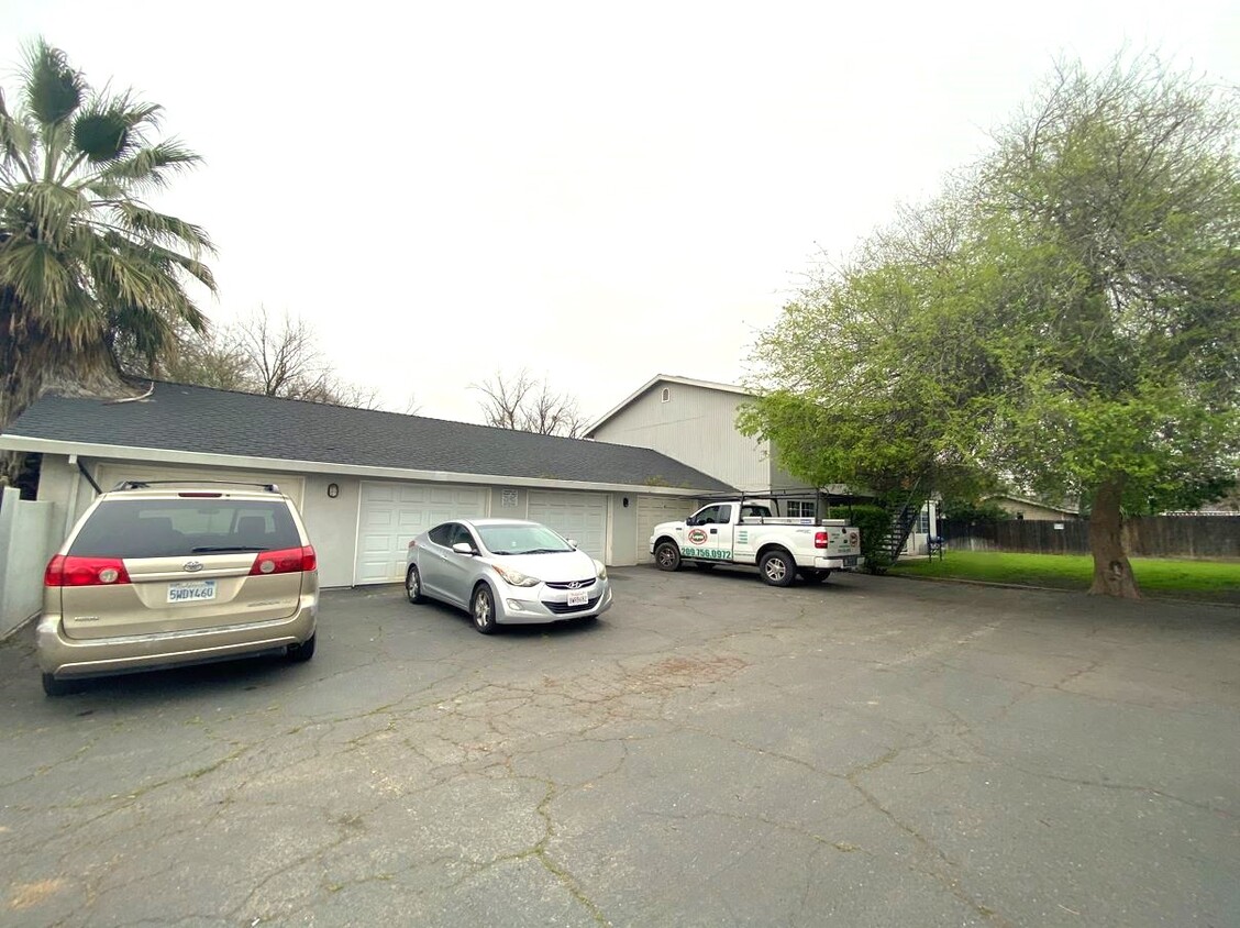 Foto principal - 3158 College Ave
