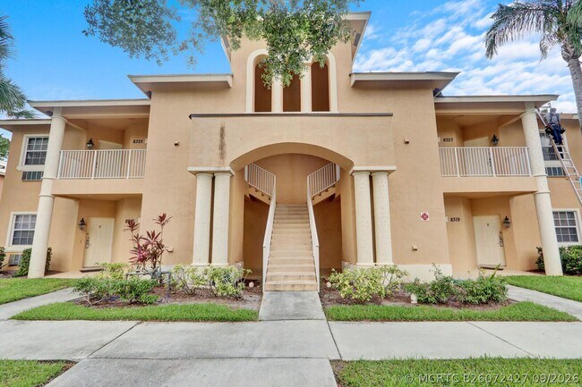 Foto del edificio - 8319 Mulligan Cir