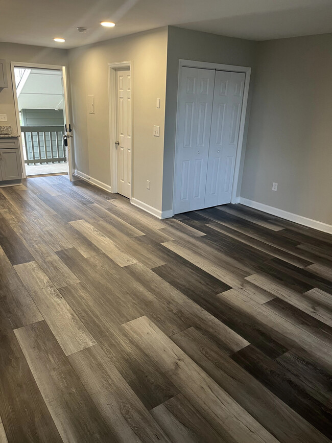 Building Photo - 581 Starlight Dr