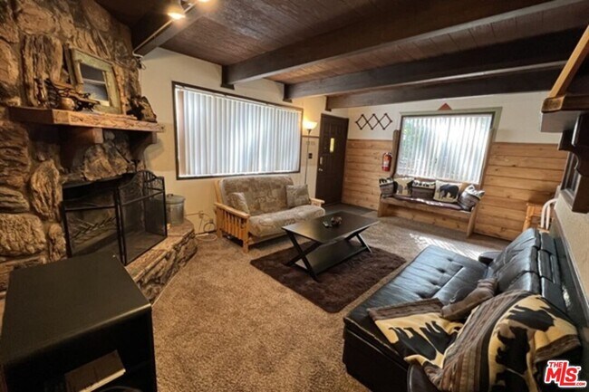 Foto del edificio - 42534 La Placida Ave