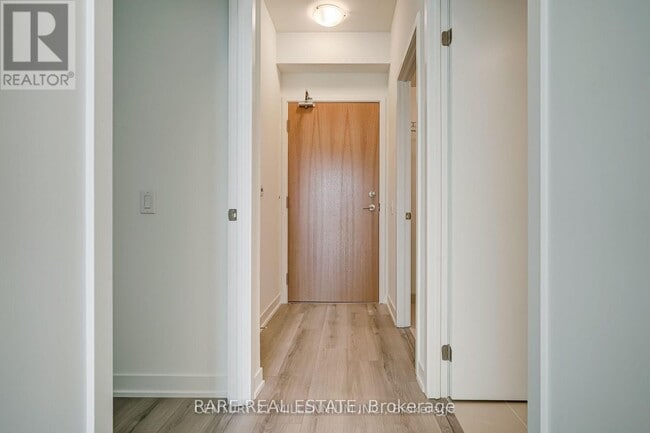 Photo du bâtiment - 1787 St Clair Ave W