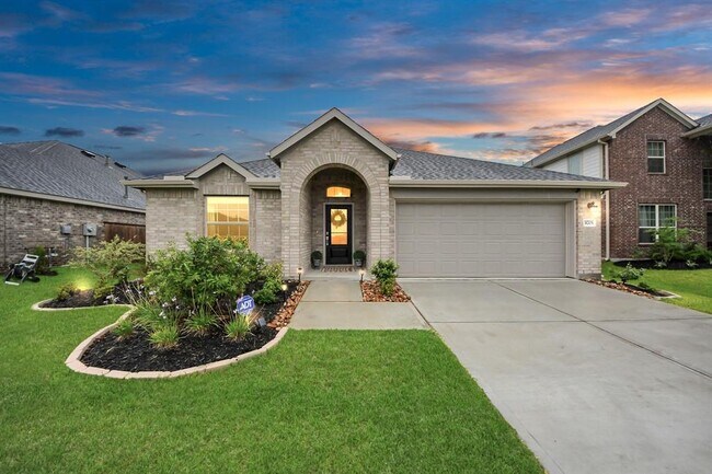 Building Photo - 31703 Daisy Draper Ln