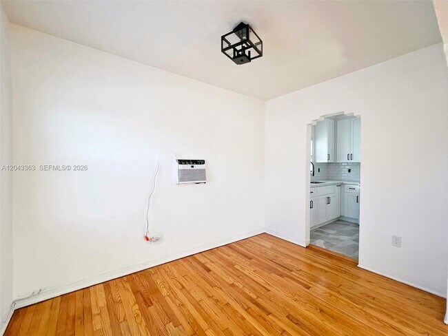Foto del edificio - 2102 SW 14th Ter