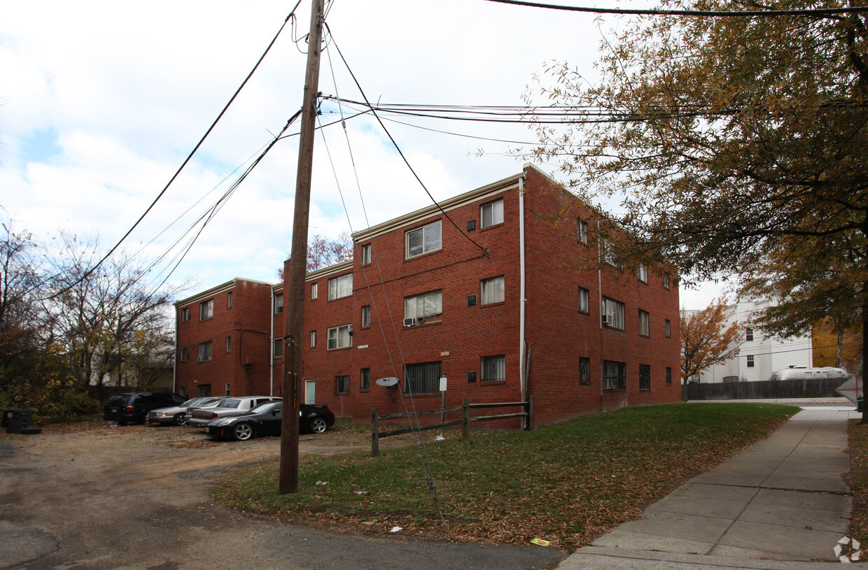 Building Photo - 5615 Nannie Helen Burroughs Ave NE