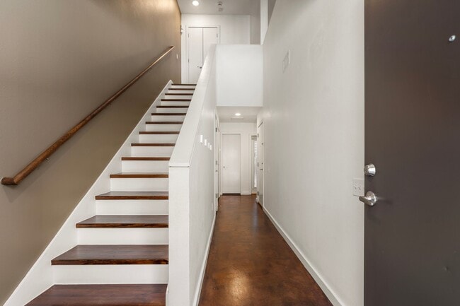 Building Photo - 349 Sydnor St