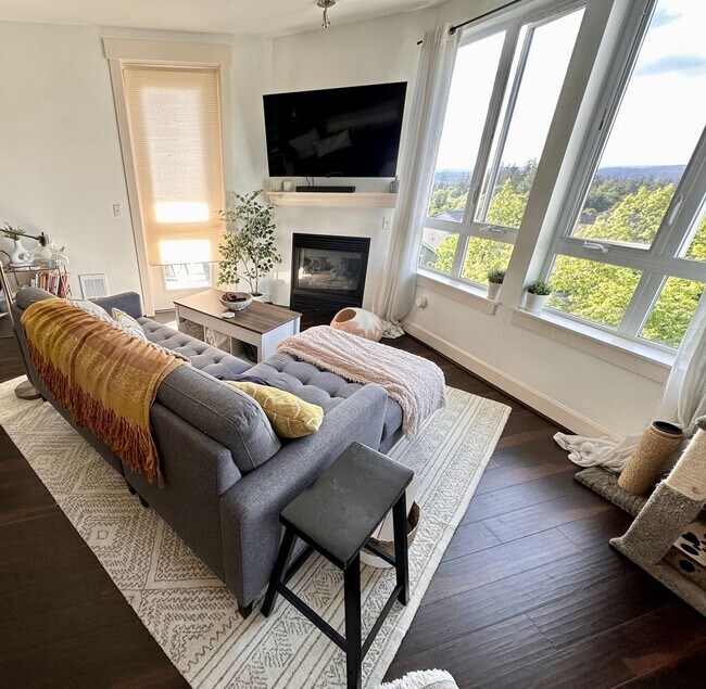 Building Photo - Starpoint Condominiums ~ Issaquah Highlands