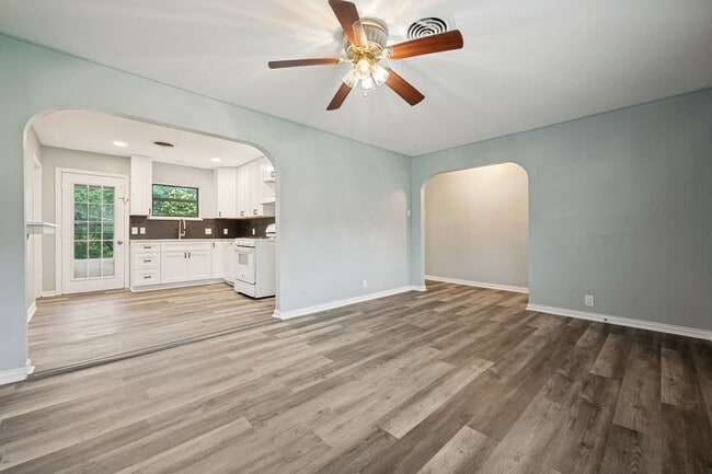 Foto del edificio - 315 E 15th St