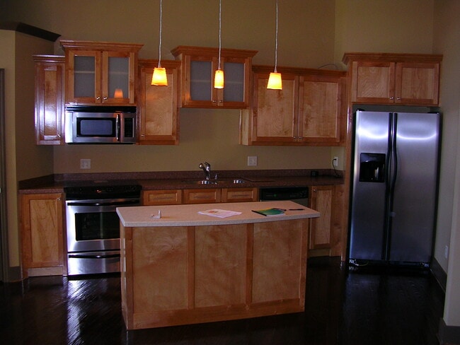 Building Photo - 1917 Cogswell Ave