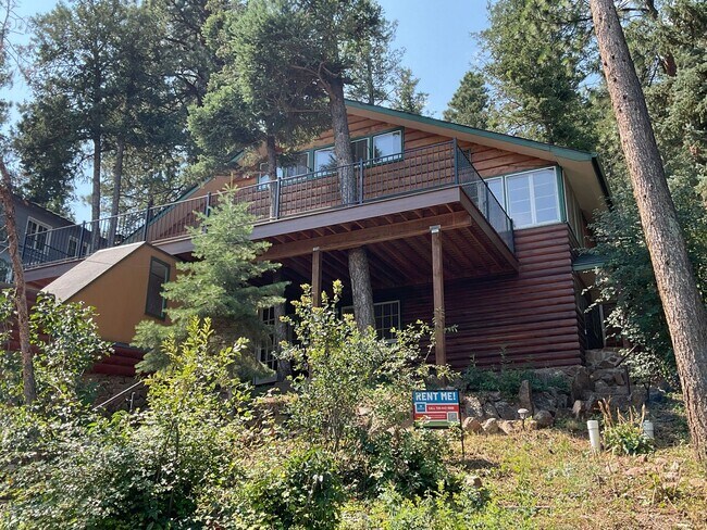 Building Photo - 3 Bedroom Home Available Near Old Stage Rd...