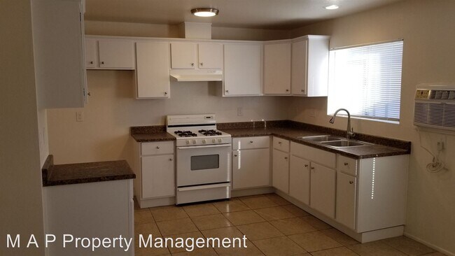 Foto del edificio - 7929 Bright Ave
