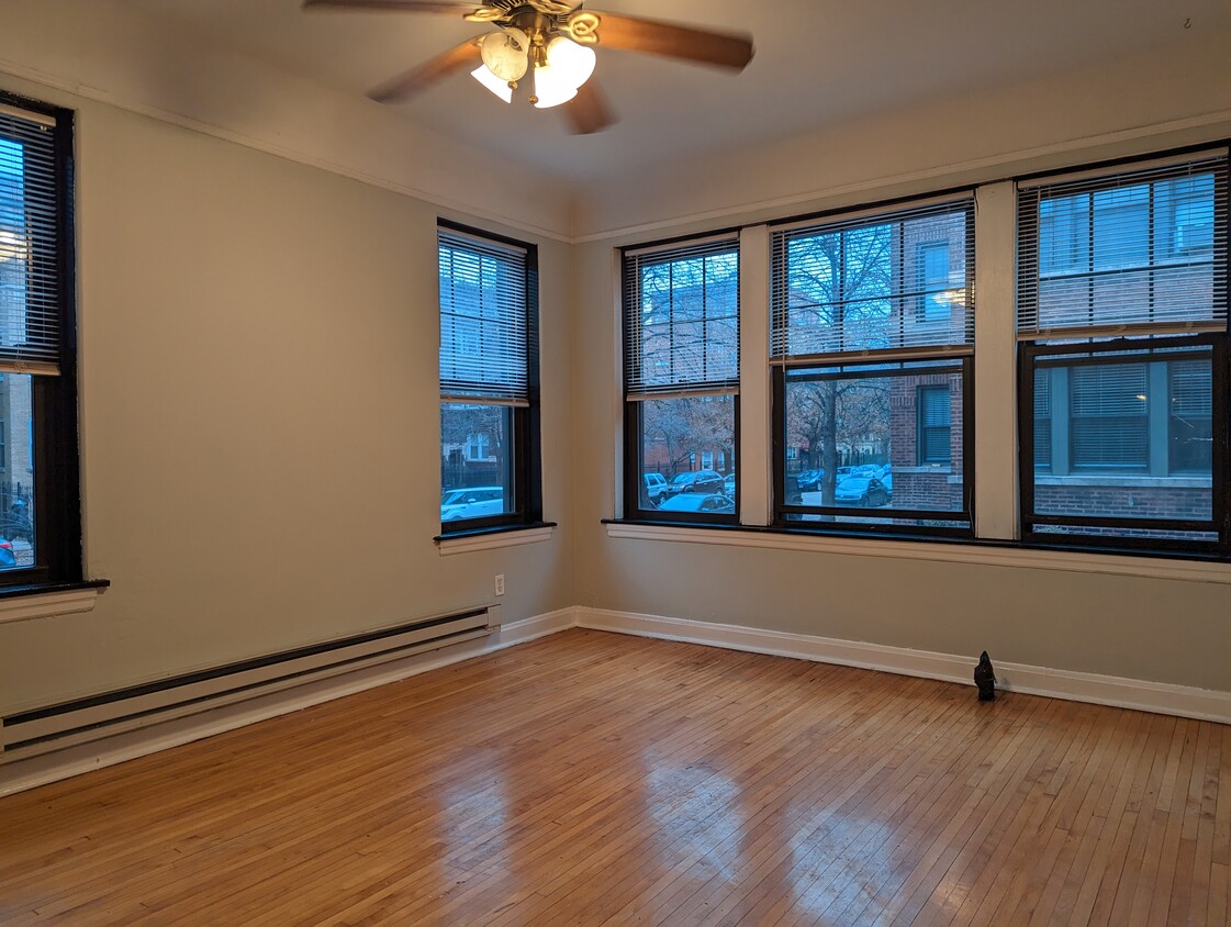 Primary Photo - 4411 N Wolcott Ave